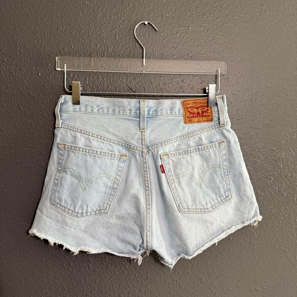 Levi's 501 Original Light Wash Raw Hem Shorts Size 27 - Picture 4 of 8